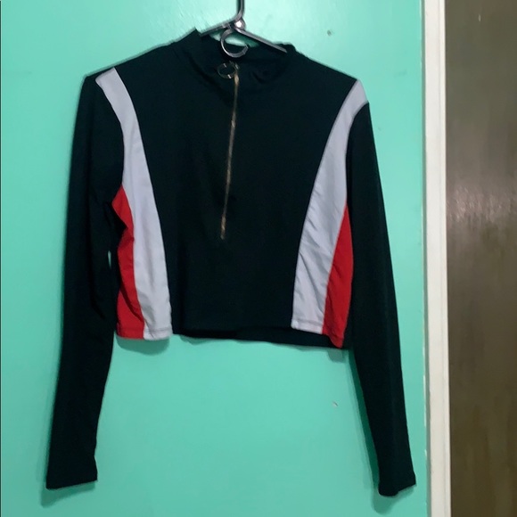 Crop tops - Picture 1 of 2